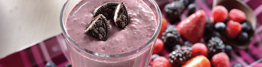 Smoothie de Frutos Rojos con Galleta